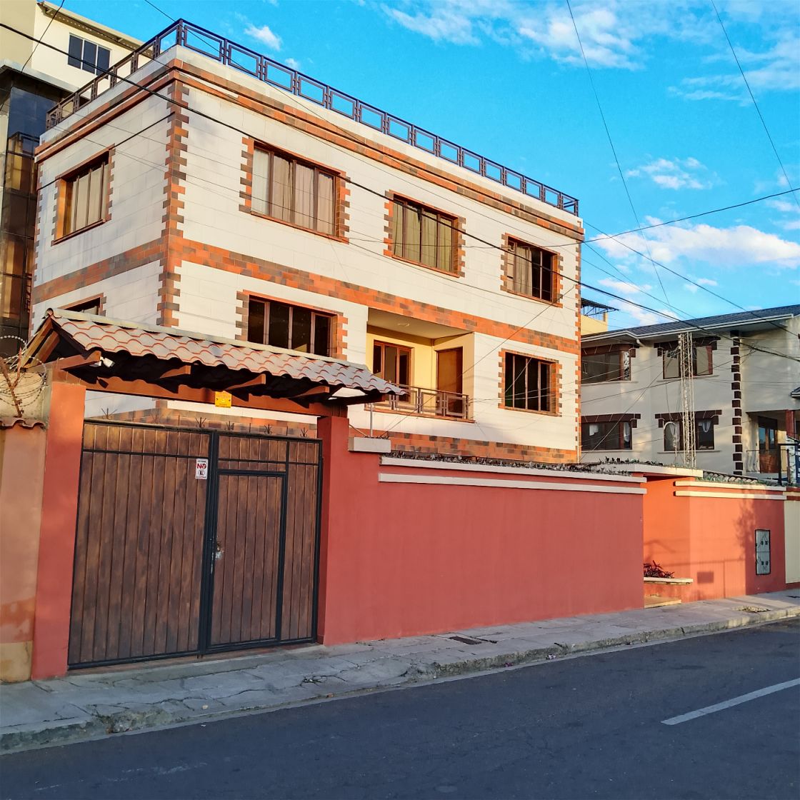 Depa familiar 1 en alquiler –  📐 130 m² – Zona Norte – Beigin – Par. Demetrio Canelas