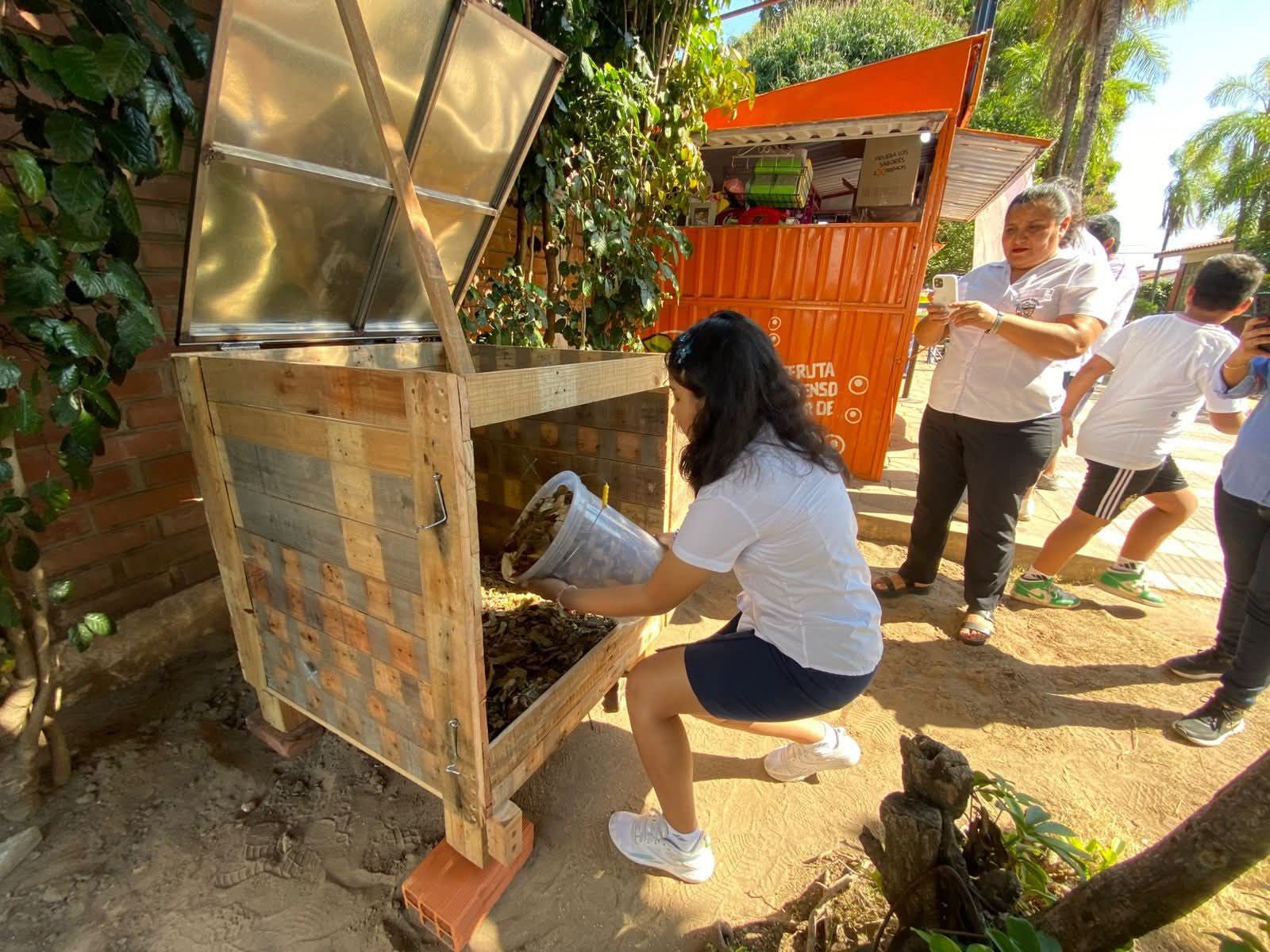 Casa Bonita Soleada En Obrajes De Dos Pisos