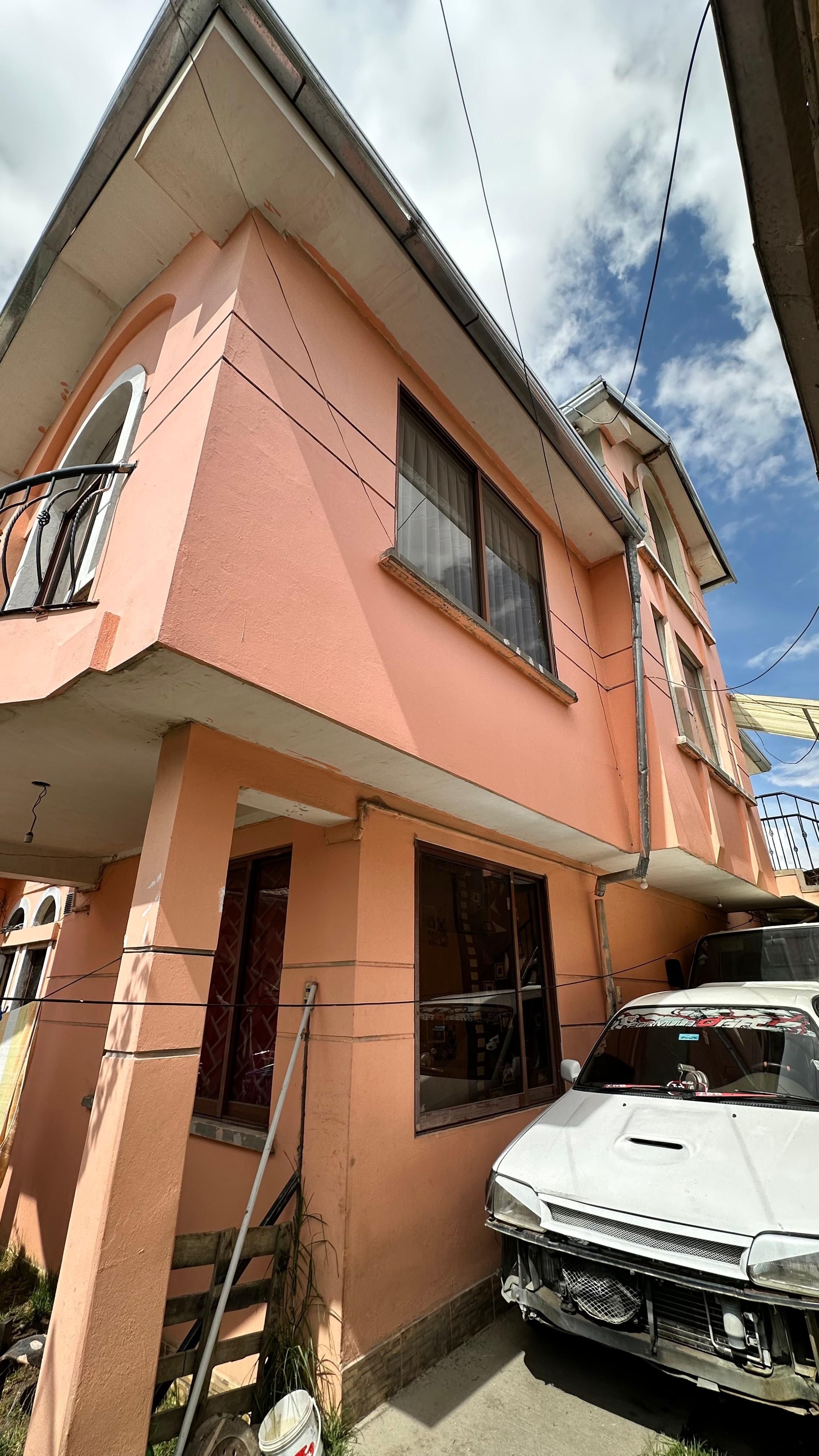 CASA MULTIFAMILIAR EN COTA COTA