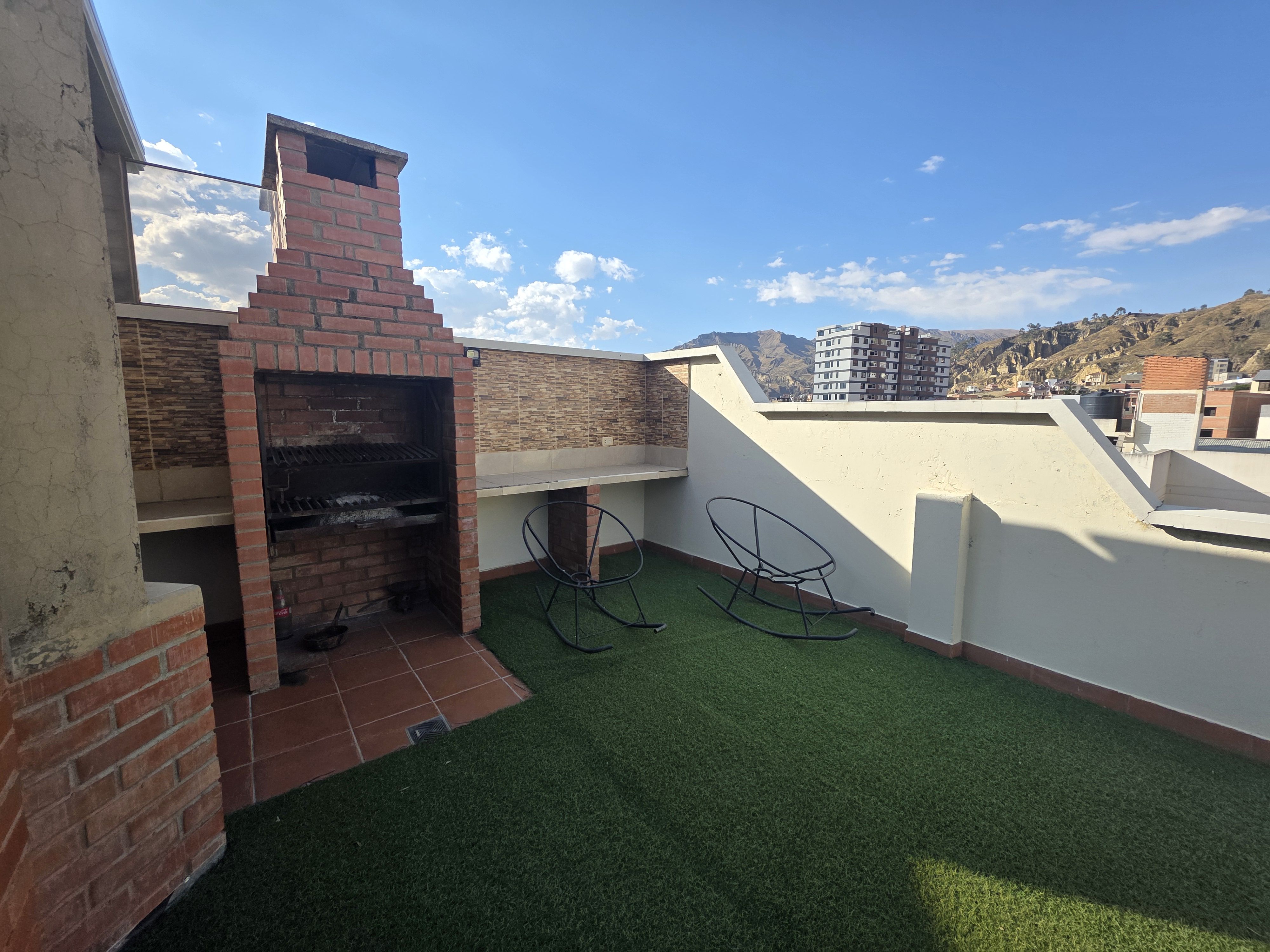 GARZONIER CON TERRAZA PRIVADA EN ALQUILER